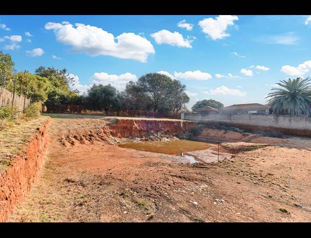 2,237M² VACANT LAND FOR SALE IN RUIMSIG